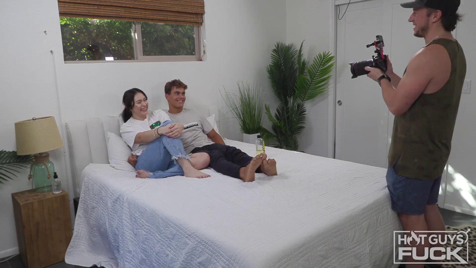 Hot Guys Fuck - Luna Lopez [1080p]