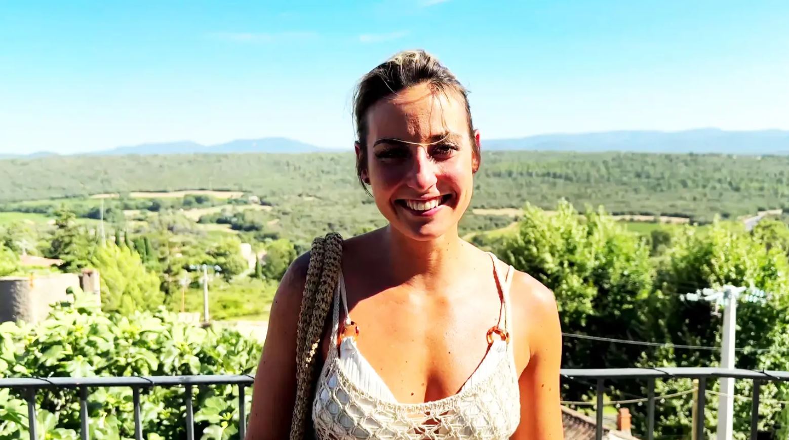 Jacquie Et Michel TV - Pam changes her plans at the last moment! [1080p]