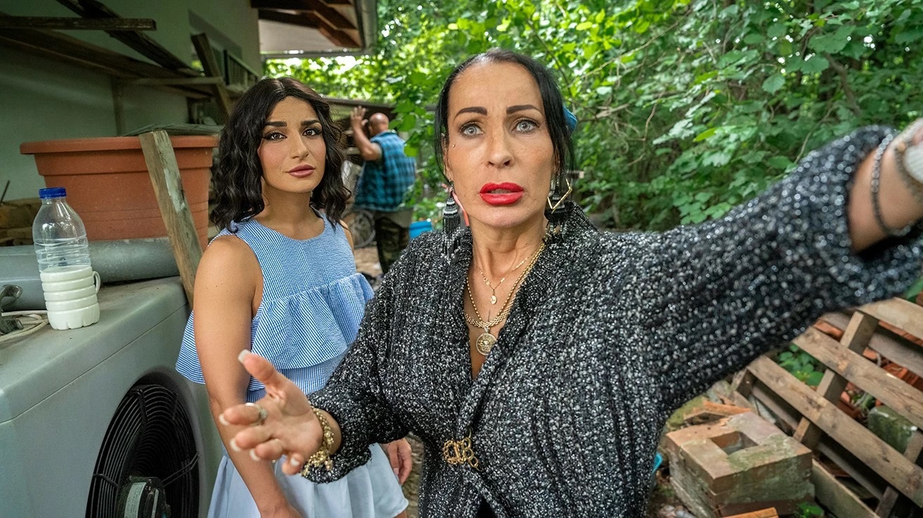 Hunt 4K - Lola Danger [1080p]