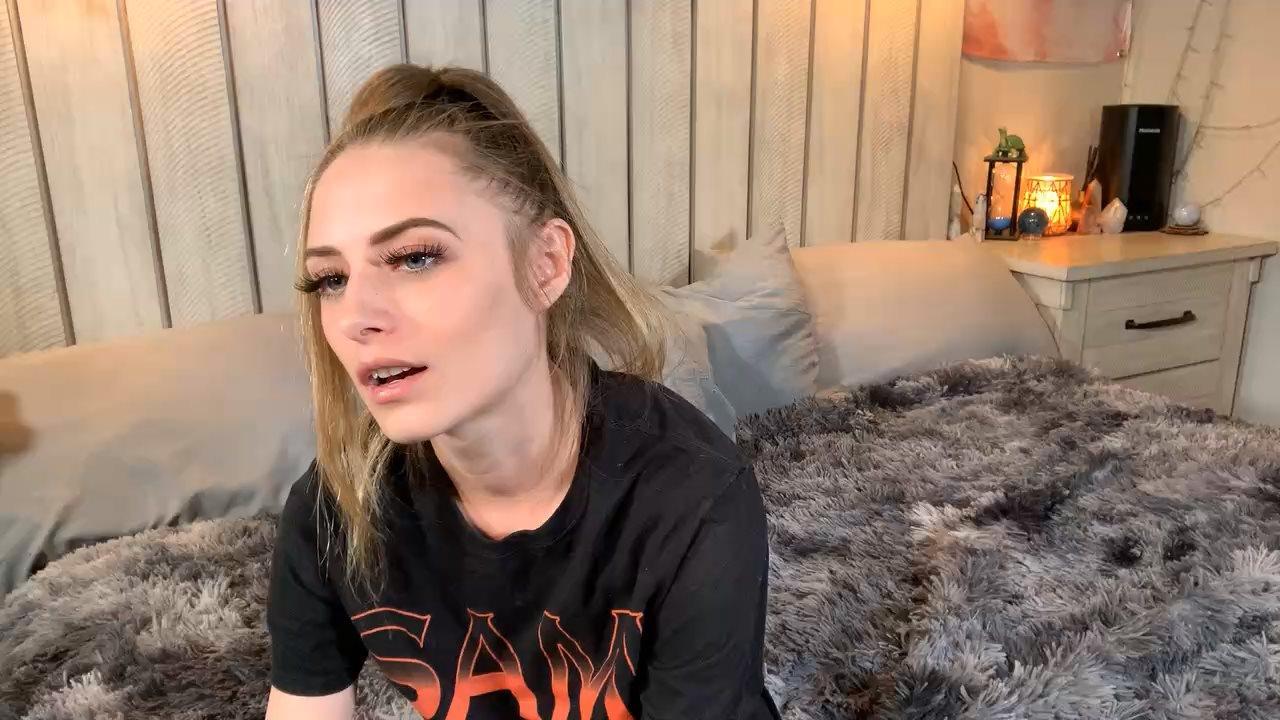 Kyler Quinn - Aew And Wwe Live Reaction - 720p