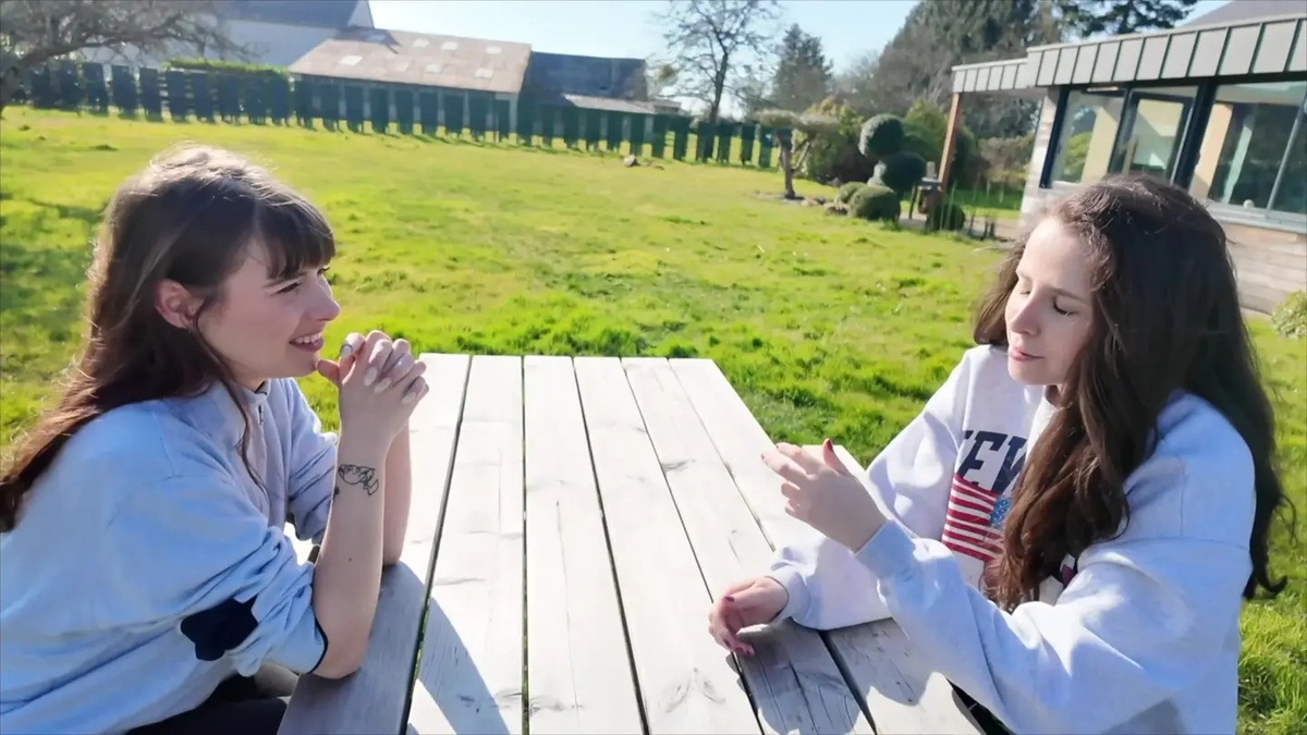 Jacquie Et Michel TV - Lily & Luna [1080p/4K]