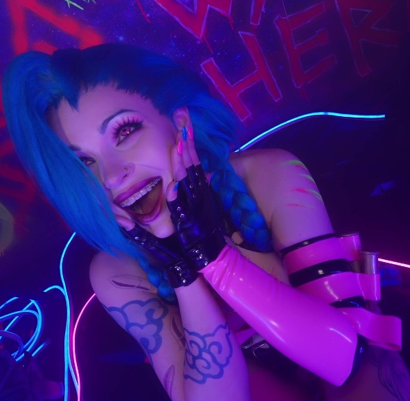 SonyaVibe - Arcane Kinky Jinx Uses Dick To Satisfy Lustful Holes FullHD 1080p