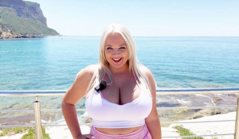 Lana - 25 years old, has some serious assets to show off! FullHD 1080p