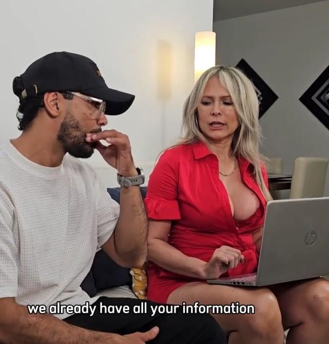 Monique Fuentes, Alex Alvarez - A Milf Talent Agency Owner Auditions A Singer For A Job FullHD 1080p