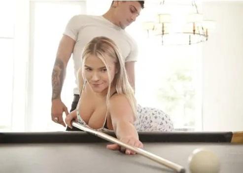 Lila Hayes - Curvy Lila Hayes Worships A Cock Using Her Delectable Assets FullHD 1080p/HD 720p