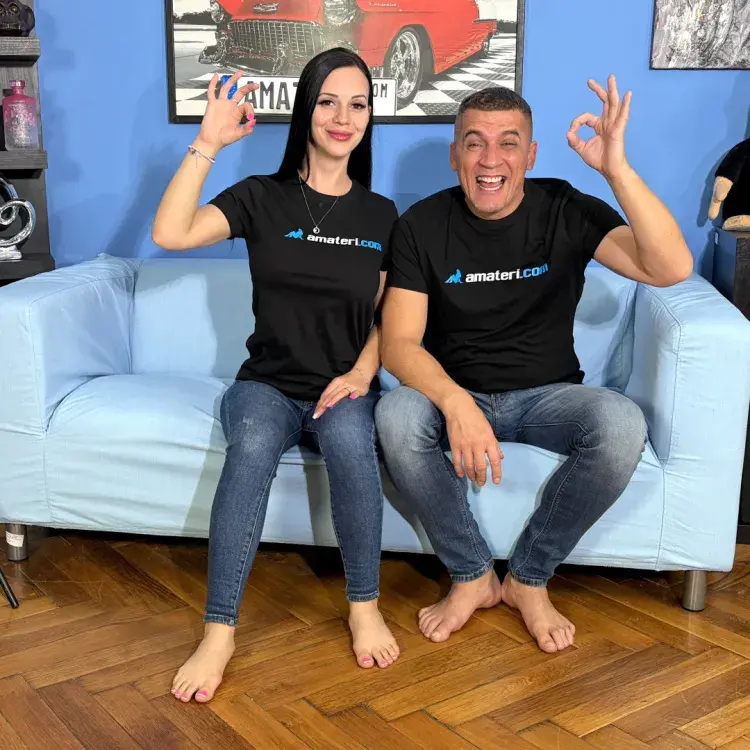 Areta Ridera - Amateur Brunette Wants To Show Us Something Really Sexy FullHD 1080p