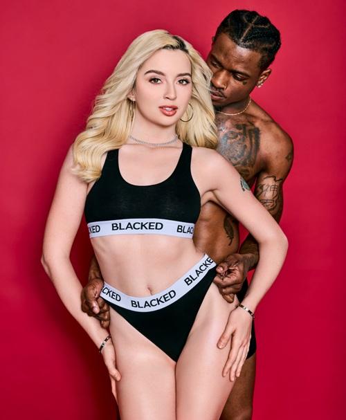 Lexi Lore - Fit Blonde Devours His Huge BBC 4K 2160p/FullHD 1080p/HD 720p