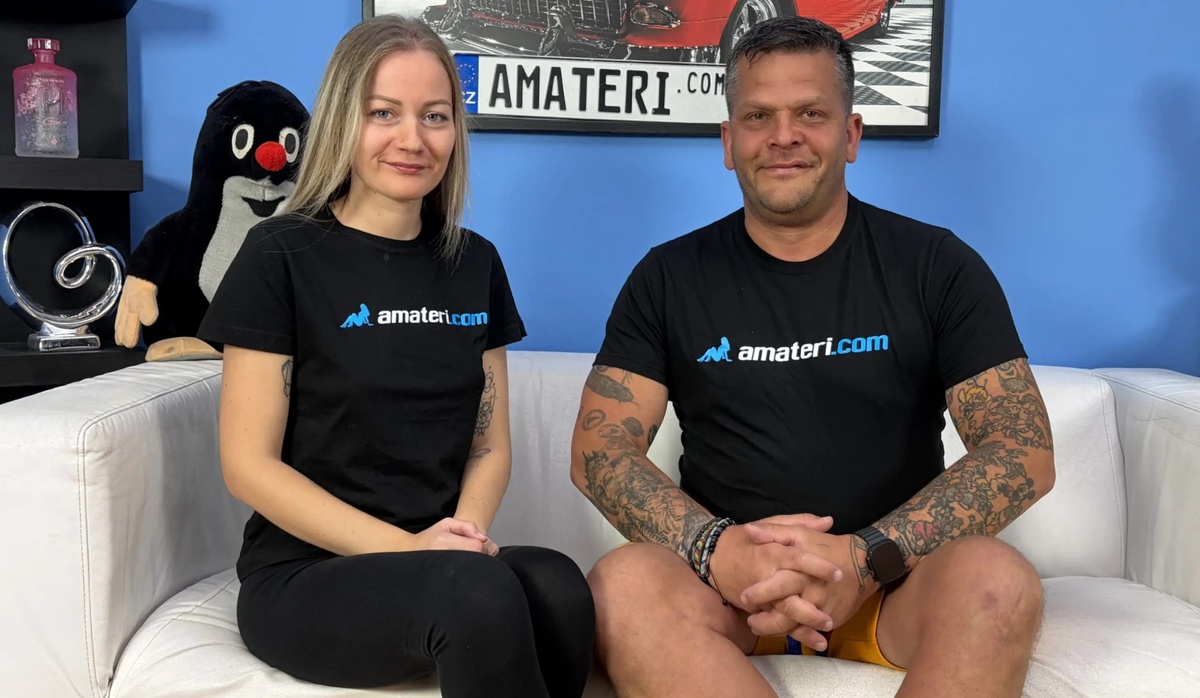 Amateri Premium - April Hugs [1080p/4K]