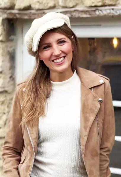 Pénélope Chic - Penelope, with her killer eyes and amazing ass FullHD 1080p