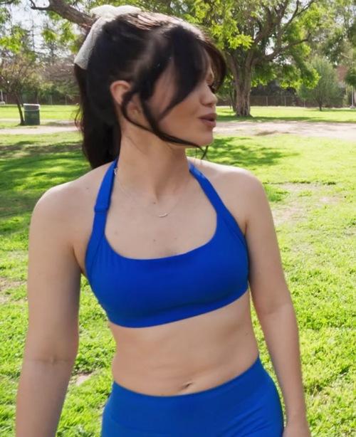 Yhivi - Sitting On A Parked Cock FullHD 1080p/HD 720p