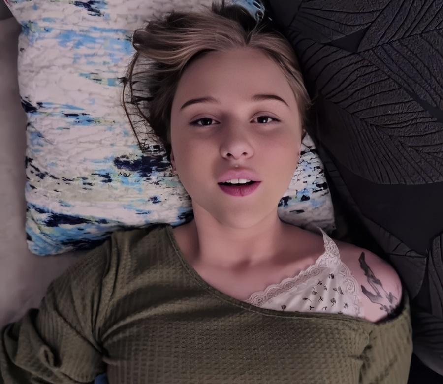 Zxlecya - The Secret Of Kissing From a Step Sister FullHD 1080p