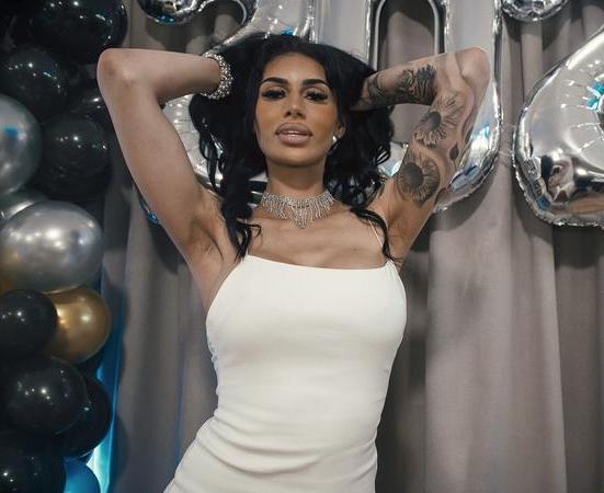 Ariana Starr - 6' 7 with Heels FullHD 1080p