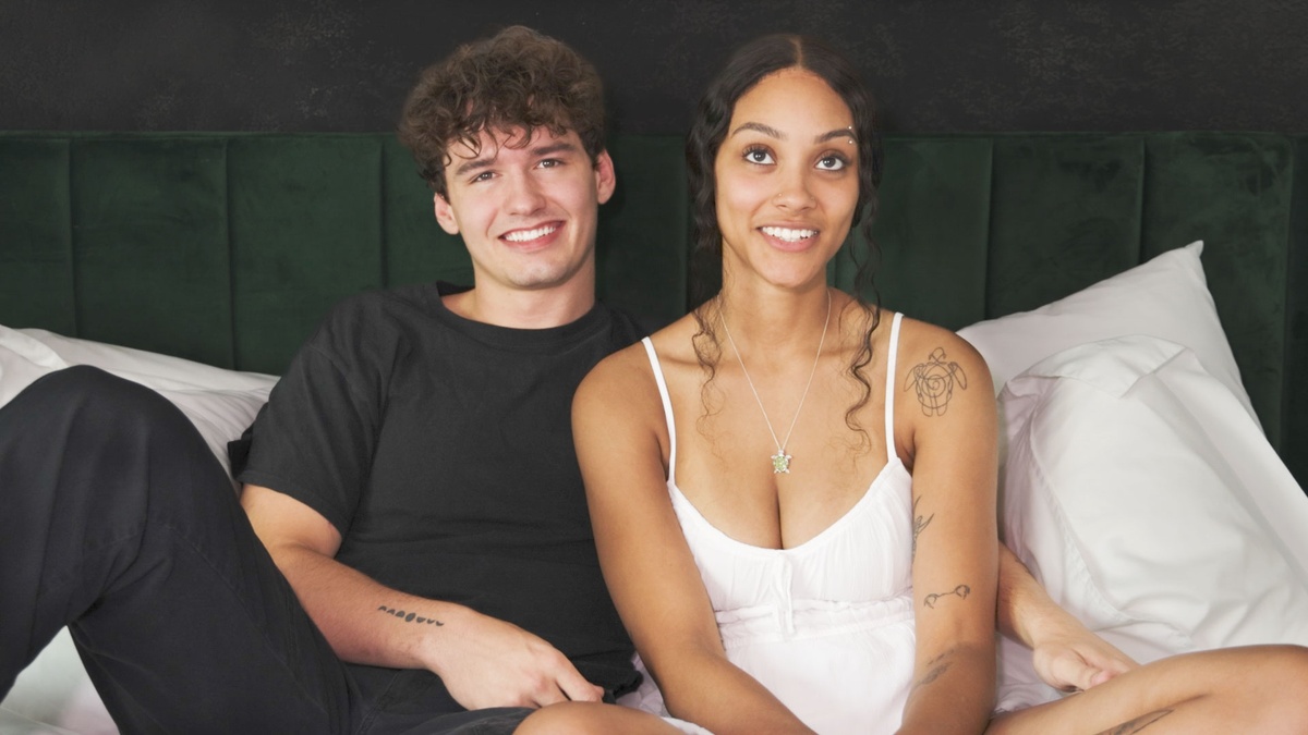 Hot Guys Fuck - Jade Frost [1080p]