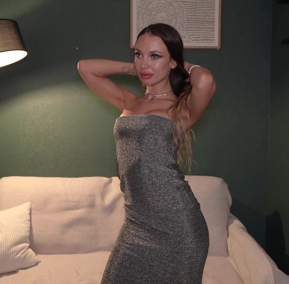 Mary Morgan - I went to a photo shoot with a popular photographer. It turns out the path to celebrity is through sex FullHD 1080p/HD 720p