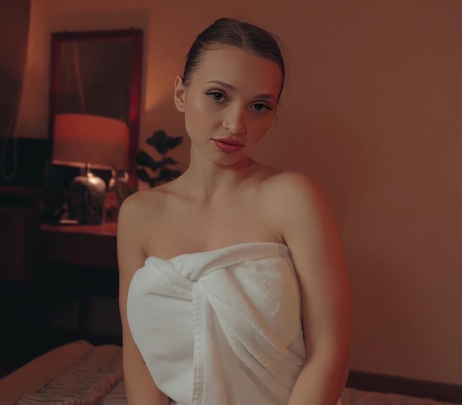 Maya Lis - Stepson Gives Stepmom a Massage And Then Fucks Her Hard FullHD 1080p