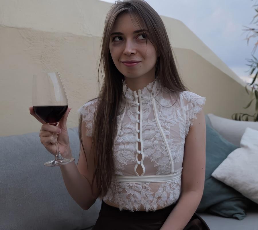 Mick Liter - a Sexy Girl Left The Restaurant Without Panties And Went Straight To My Place UltraHD/4K 2160p