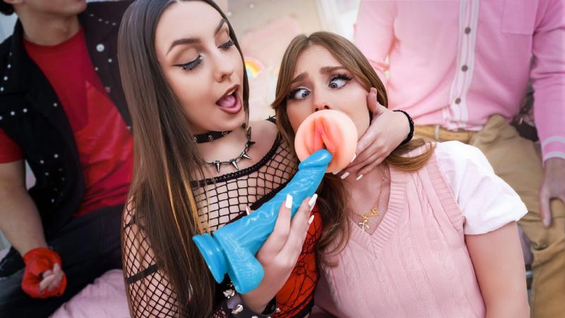 Violet Dawn, Lucy Foxxx - Violet Turns Lucy’s Mouth Into a Personal Pocket Pussy: Cam Girl Swap FullHD 1080p/HD 720p