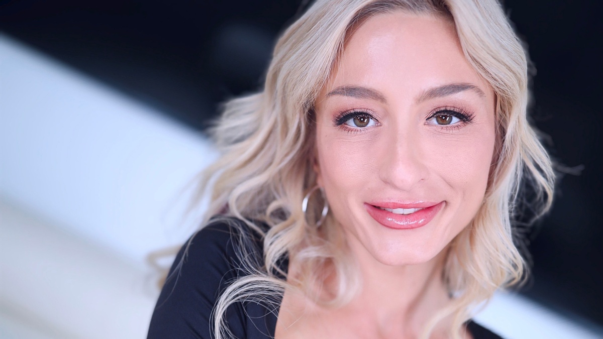 Amateur Allure - Kathryn Mae [1080p]