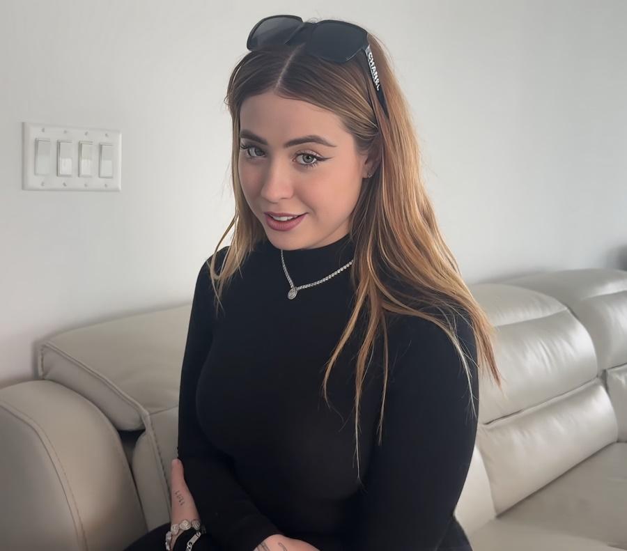 Rosie Ride - Beautiful Green Eyed Tinder Slut Fucks And Sucks On First Date UltraHD/4K 2160p
