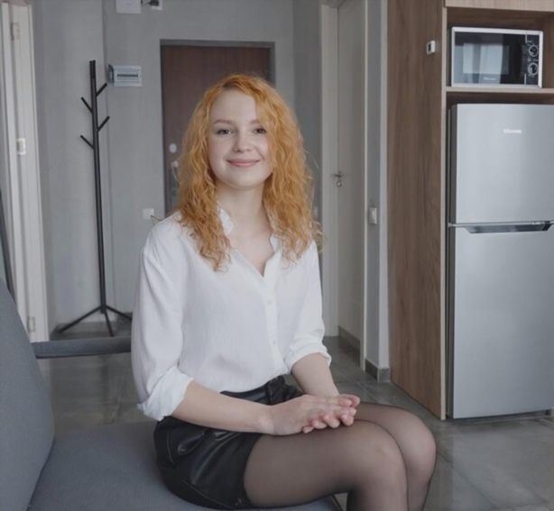 Verlonis - The Naughty Realtor Didn't Miss the Chance to Bring Her Client to the Creampie 4K 2160p